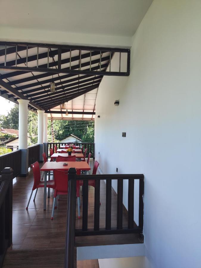 Sara Place Тангалла Экстерьер фото