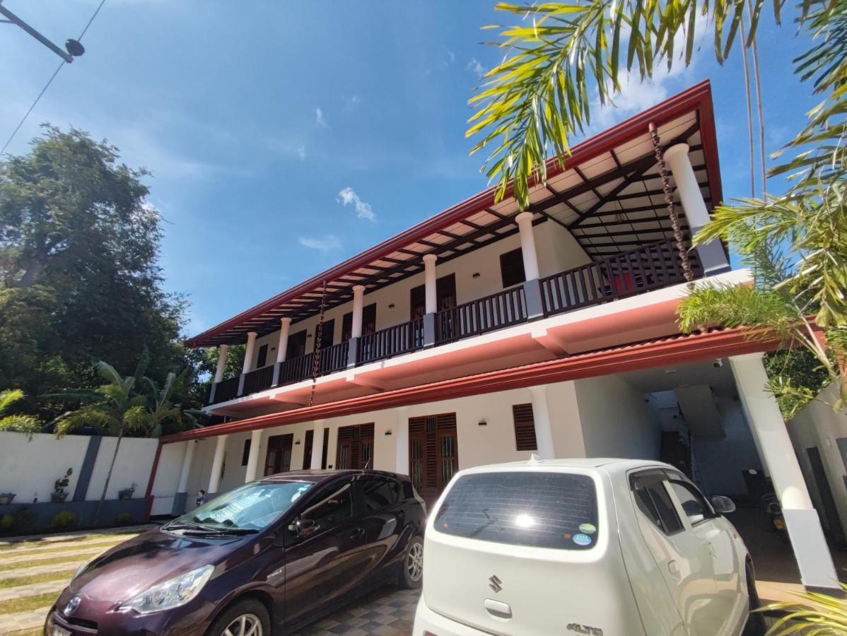 Sara Place Тангалла Экстерьер фото