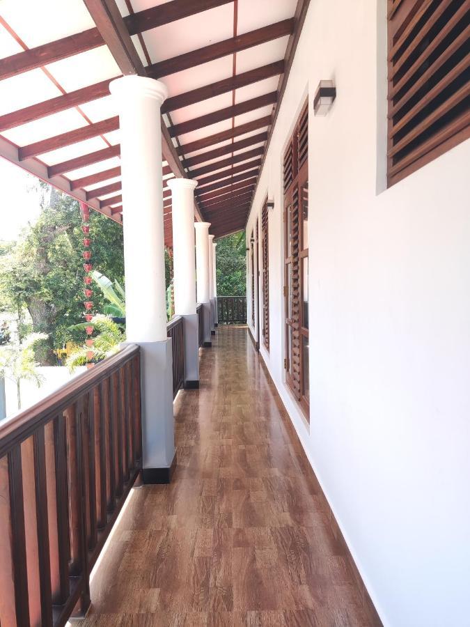 Sara Place Тангалла Экстерьер фото