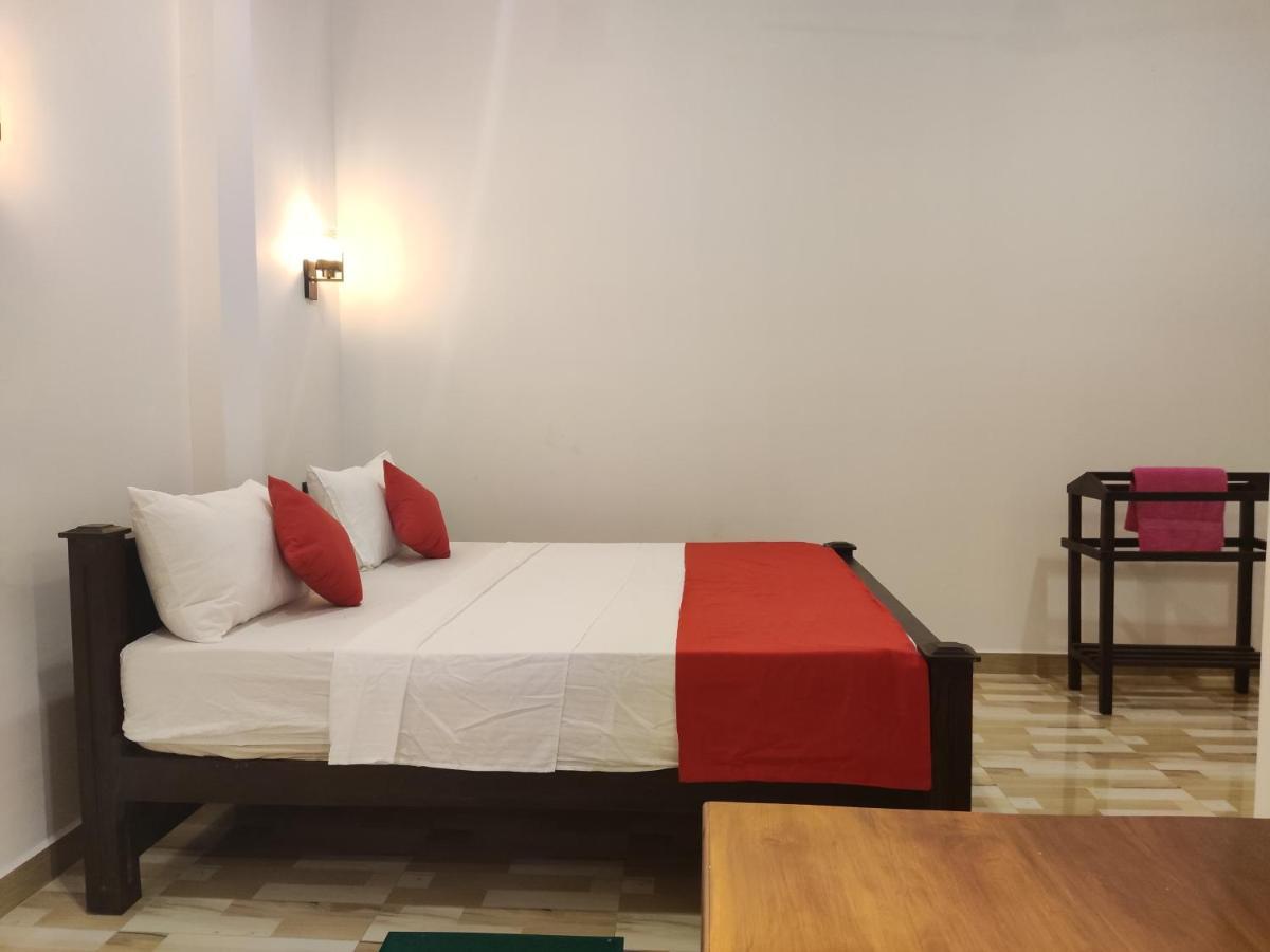 Sara Place Тангалла Экстерьер фото